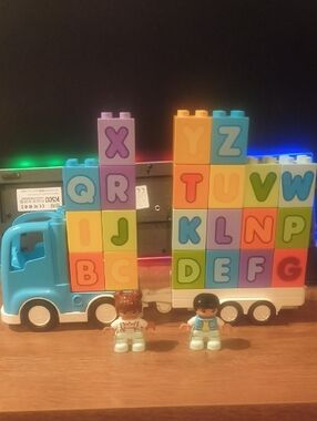 LEGO Duplo Alphabet Truck 10915 - Vehicle + Trailer + 2 Figures & ABC Blocks